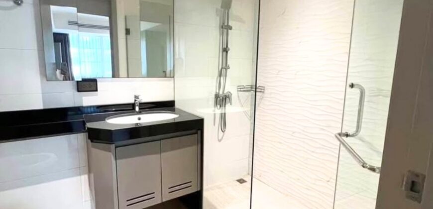 Pet-Friendly Condo for Rent 3-Bedroom in Asoke Area