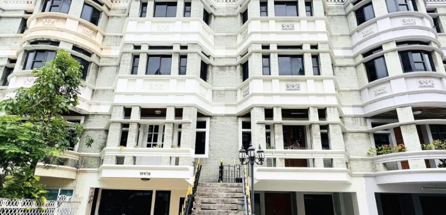 Townhome 4 bedrooms for rent near Emporium, located in Sukhumvit 31 Bangkok