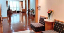 3 bedrooms Family Condo for Rent at Sukhumvit 22 Bangkok