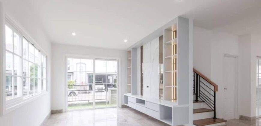 ขายบ้านเดี่ยวสไตล์อังกฤษ 3 ห้องนอน พร้อมอยู่ โซนนวมินทร์ – อายุบ้านเพียง 5 ปี กรุงเทพ