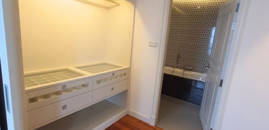 Luxury Condo for Rent 3 bedrooms Duplex 2 floors Srinakarin Bangkok