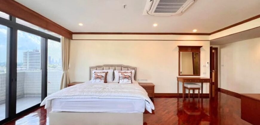 Family Condo at Sukhumvit 26 | 3 bedrooms | Huge space | Last Unit in the Building