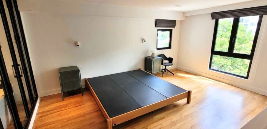 Condo for Rent Sukhumvit , ThongLor, 2 bedroom plus 1 maid room Low Rise Condo