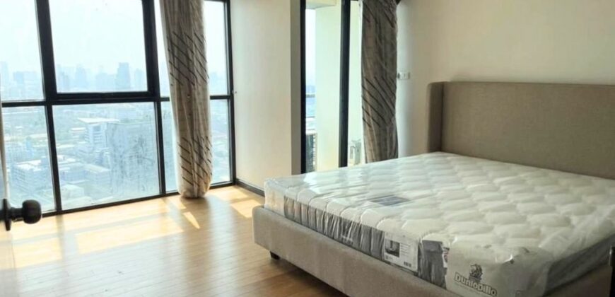 Condo for Rent 3 bedrooms with 1 maid room at 230 sq.m. Sathorm Area