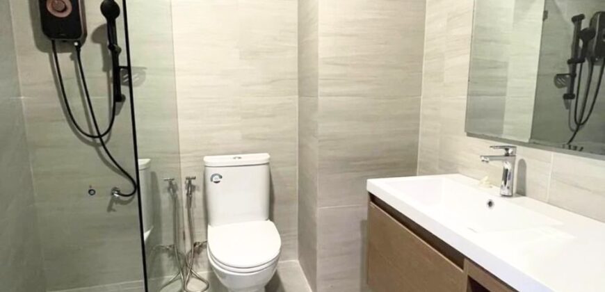 Condo for Rent 3 bedrooms with 1 maid room at 230 sq.m. Sathorm Area