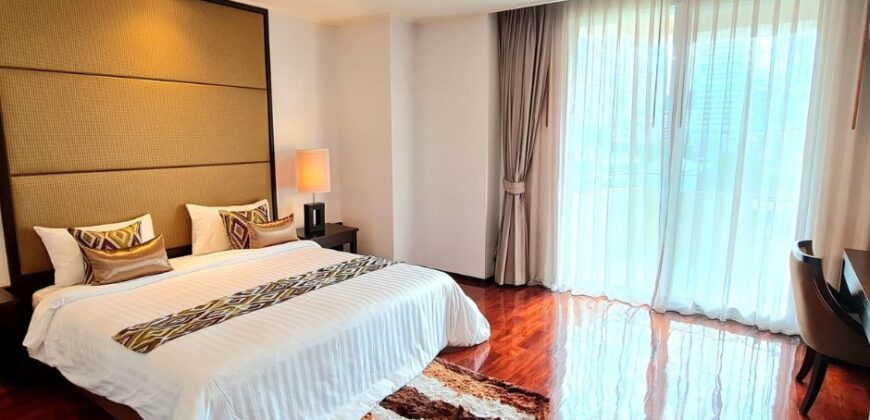 2-Bedroom Condo for Rent | Sukhumvit 39 with 160 sq.m. Bright and Comfort Living