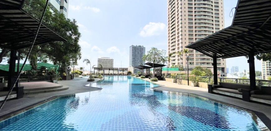 Condo for Rent 3 bedrooms with 1 maid room at 230 sq.m. Sathorm Area