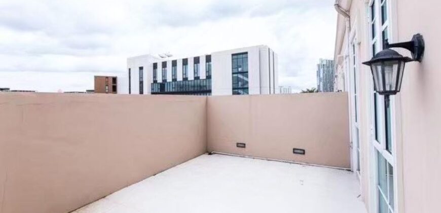 Townhome for Rent at Sukhumvit 77 Near Bangkok Prep Inter School