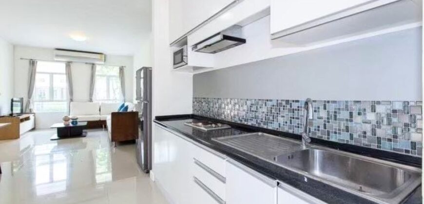 Townhouse for Rent at Sukhumvit 77 3 bedrooms 1 working room