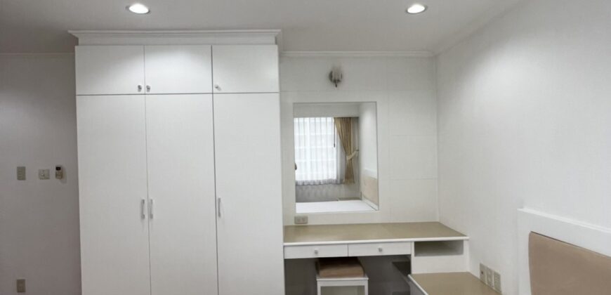 2 bedroom Condo for Rent at BTS Phrom Phong