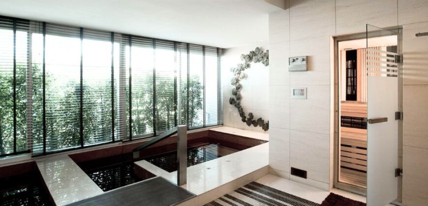 Luxury Modern Condo for Rent 2 Bedroom | 72 sq.m. | 37th Floor | Sukhumvit, Bangkok