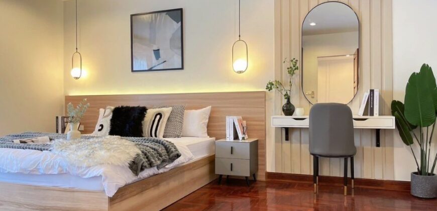 Condo for Sale at Phayathai Plaza, Next to BTS Phayathai, Perfect for Long Term Living 