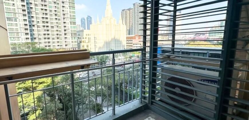 Duplex Condo for Rent at Asoke – Great Natural Light & Near MRT and ARL