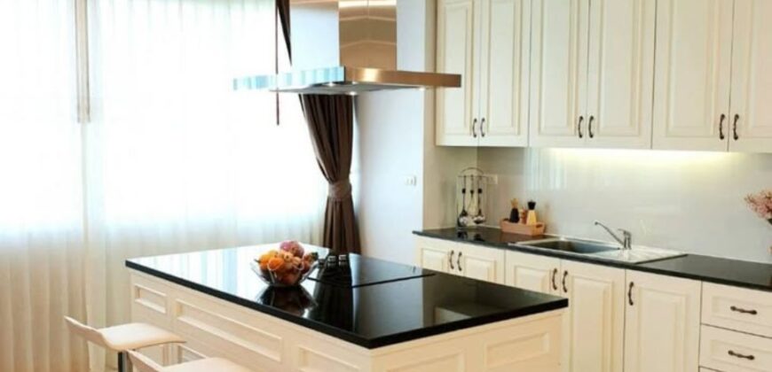Pet Friendly Penthouse Duplex is Ideal for Long-Term Family Living:Sukhumvit 39