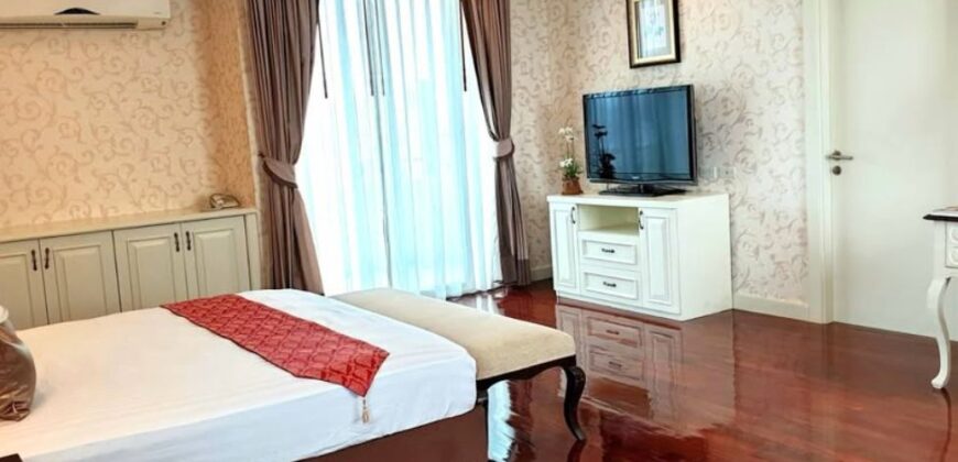 Pet Friendly Penthouse Duplex is Ideal for Long-Term Family Living:Sukhumvit 39