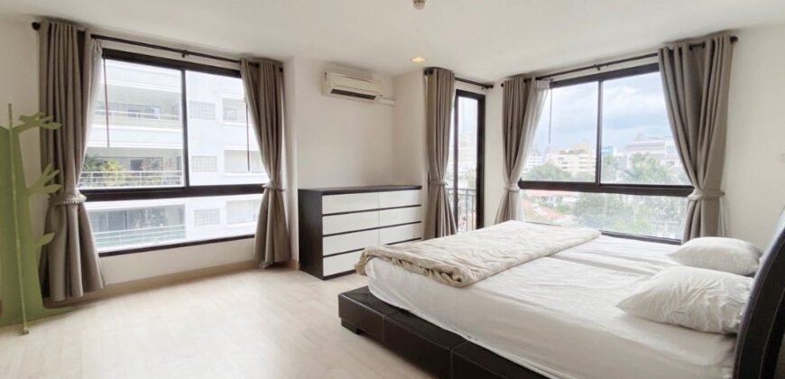 Pet-Friendly Low-Rise Condo for Rent – 2 bedrooms Sukhumvit 31 BTS Phrom Phong