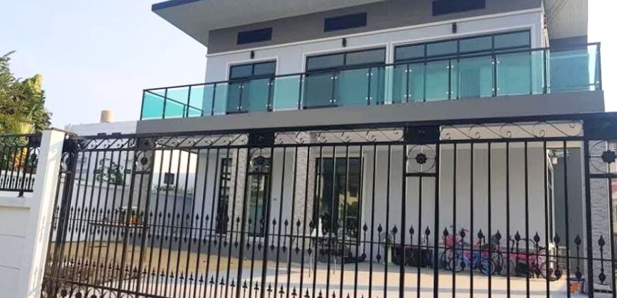 ขายบ้านเดี่ยว 2 ชั้น ทำเลดีใจกลางนวมินทร์ 24 (อุเทน 11) ใกล้ เดอะมอลล์บางกะปิ
