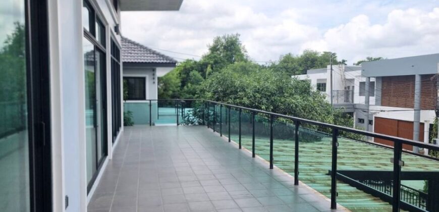 ขายบ้านเดี่ยว 2 ชั้น ทำเลดีใจกลางนวมินทร์ 24 (อุเทน 11) ใกล้ เดอะมอลล์บางกะปิ