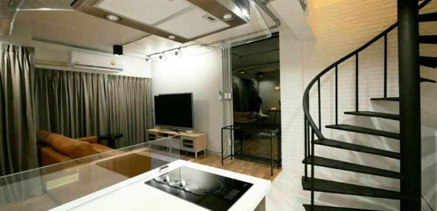 Modern Duplex Condo for Rent : 2 bedrooms, BTS Thonglor