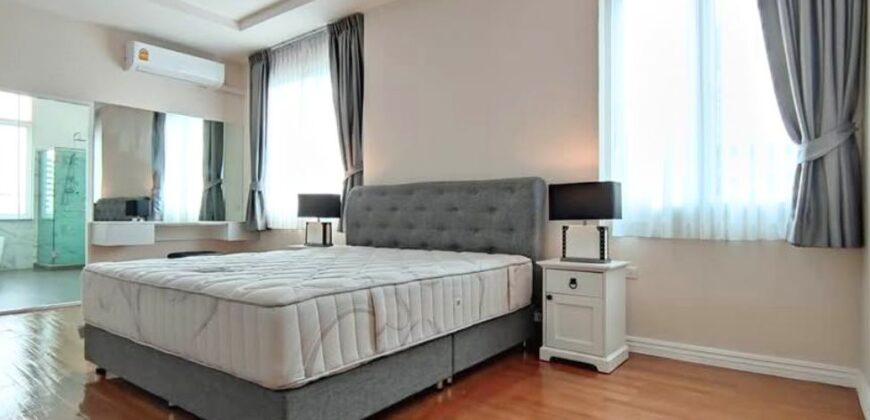 Pet-Friendly Low-Rise Condo for Rent | 3 Beds 3 Baths – 300 sq.m. ThongLor Bangkok