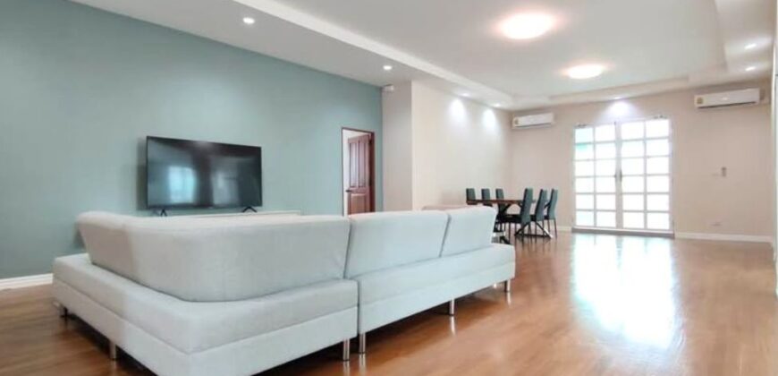 Pet-Friendly Low-Rise Condo for Rent | 3 Beds 3 Baths – 300 sq.m. ThongLor Bangkok