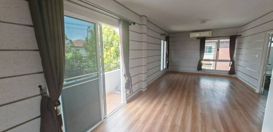 บ้านเดี่ยวสุดคุ้ม รีโนเวทใหม่ ใกล้สุวรรณภูมิ 4 ห้องนอน 152 ตร.วา บ้านน่าอยู่ บ้านหลังริม