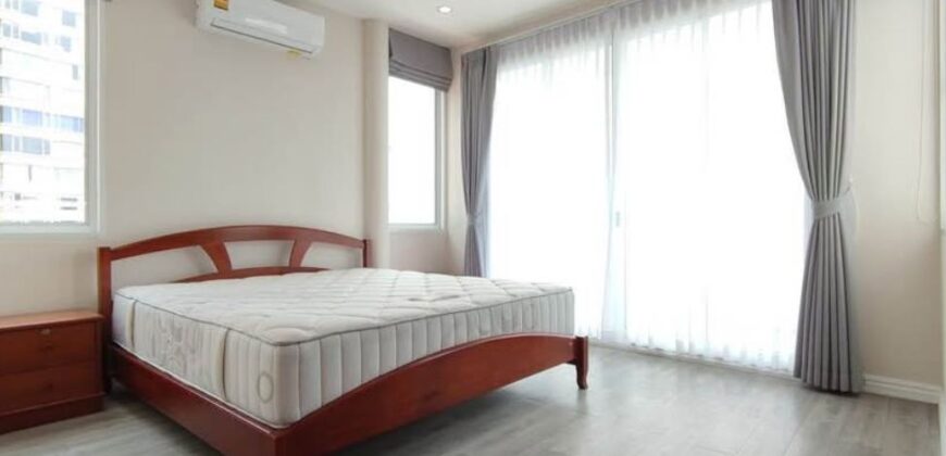 Pet-Friendly Low-Rise Condo for Rent | 3 Beds 3 Baths – 300 sq.m. ThongLor Bangkok