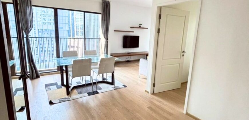 Condo for Rent Sukhumvit 26 with excellent natural light and city views BTS Phrom Phong