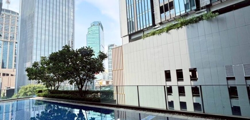Condo for Rent Sukhumvit 26 with excellent natural light and city views BTS Phrom Phong