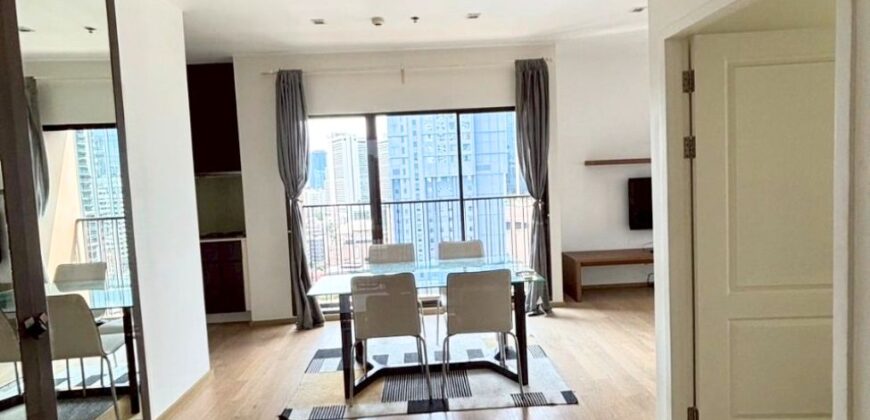 Condo for Rent Sukhumvit 26 with excellent natural light and city views BTS Phrom Phong
