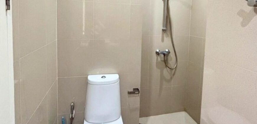 Condo for Rent Sukhumvit 26 with excellent natural light and city views BTS Phrom Phong
