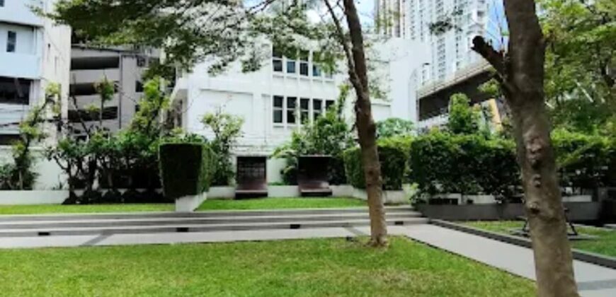 Modern Duplex Condo 1 bedroom 70 sq.m Near BTS Ratchatewi