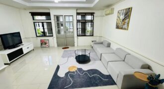 Townhome 4 bedrooms for rent near Emporium, located in Sukhumvit 31 Bangkok