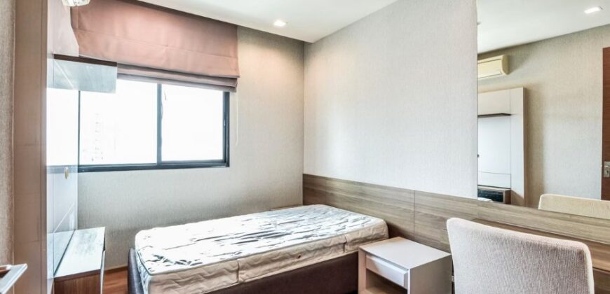 Modern 2-Bedroom Condo for Rent in Sathorn – Bright and Convenient Living in Bangkok