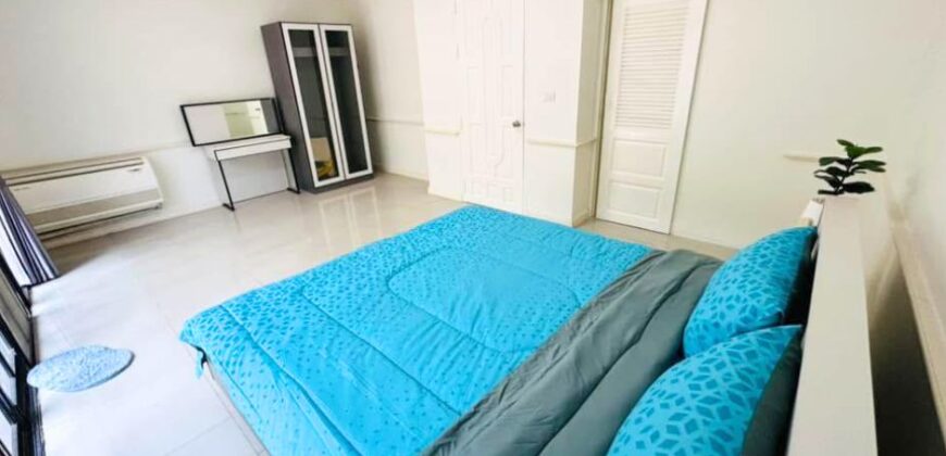 Townhome 4 bedrooms for rent near Emporium, located in Sukhumvit 31 Bangkok