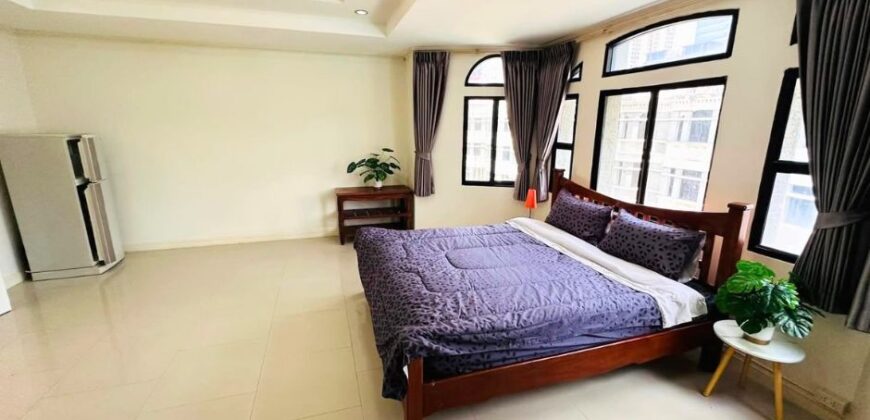 Townhome 4 bedrooms for rent near Emporium, located in Sukhumvit 31 Bangkok