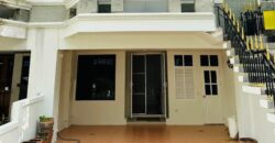 Townhome 4 bedrooms for rent near Emporium, located in Sukhumvit 31 Bangkok