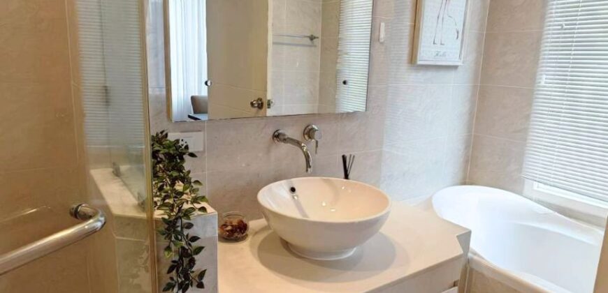 2 Bedroom with Balcony Condo for Rent – BTS Phrom Phong