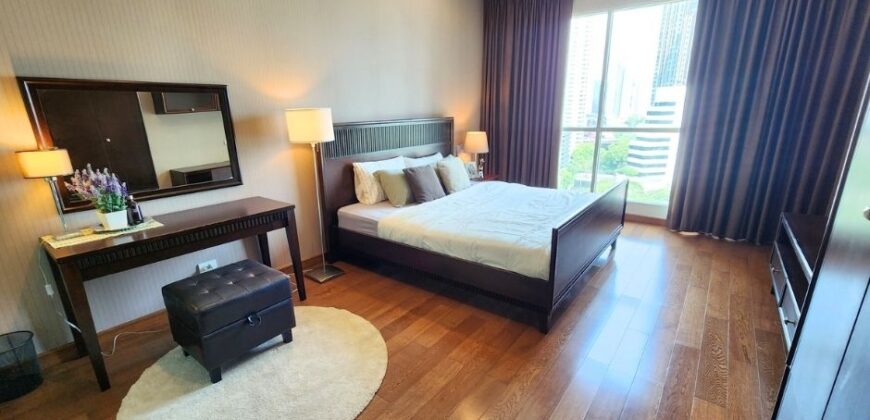 Condo for Rent 1 bedroom with Big Space Near BTS Chidlom Bangkok