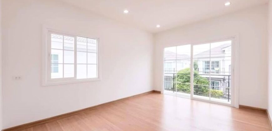 ขายบ้านเดี่ยว ราคาถูกที่สุดในหมู่บ้าน โซนนวมินทร์ 3 นอน 3 น้ำ เพดานสูง บ้านสวยสไตล์อังกฤษ พร้อมอยู่