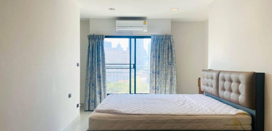 2-Bedroom Condo for Rent Sukhumvit 11 BTS Nana Bangkok
