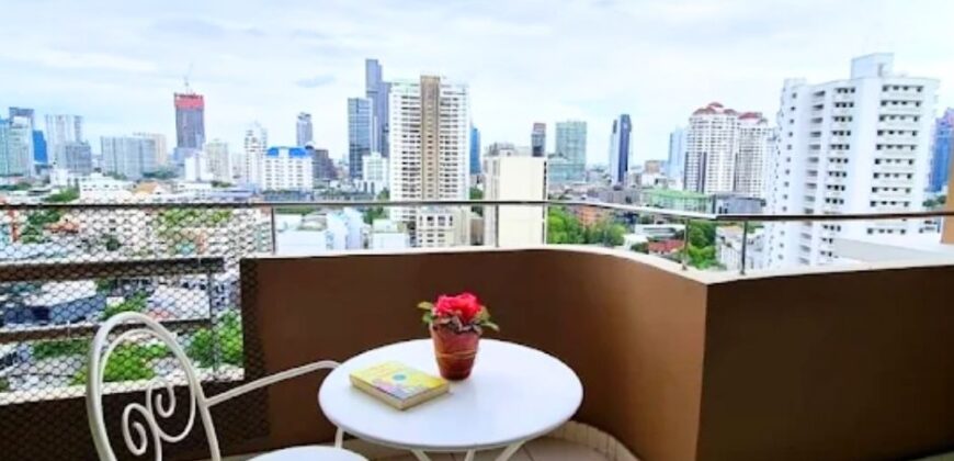 2-Bedroom Condo for Rent | Sukhumvit 39 with 160 sq.m. Bright and Comfort Living