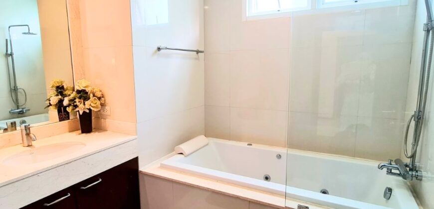 2-Bedroom Condo for Rent | Sukhumvit 39 with 160 sq.m. Bright and Comfort Living